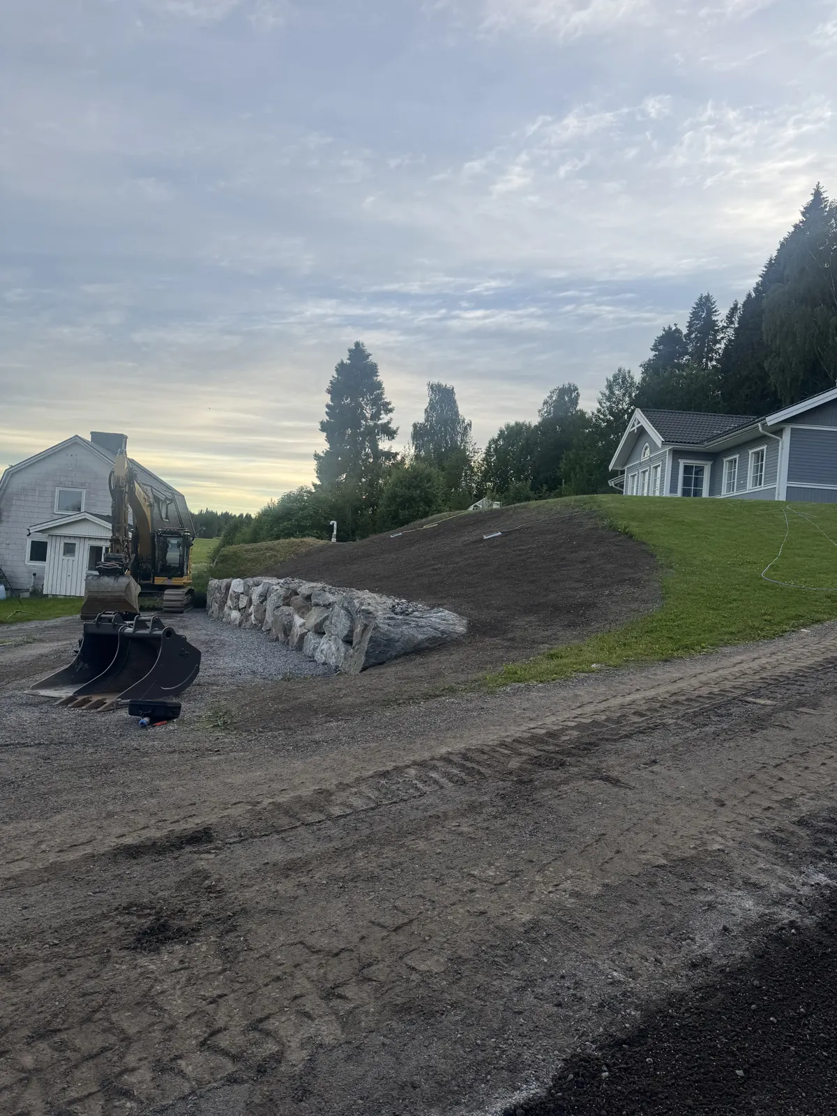 Färdig stenmur anlagd i Töva utanför Sundsvall